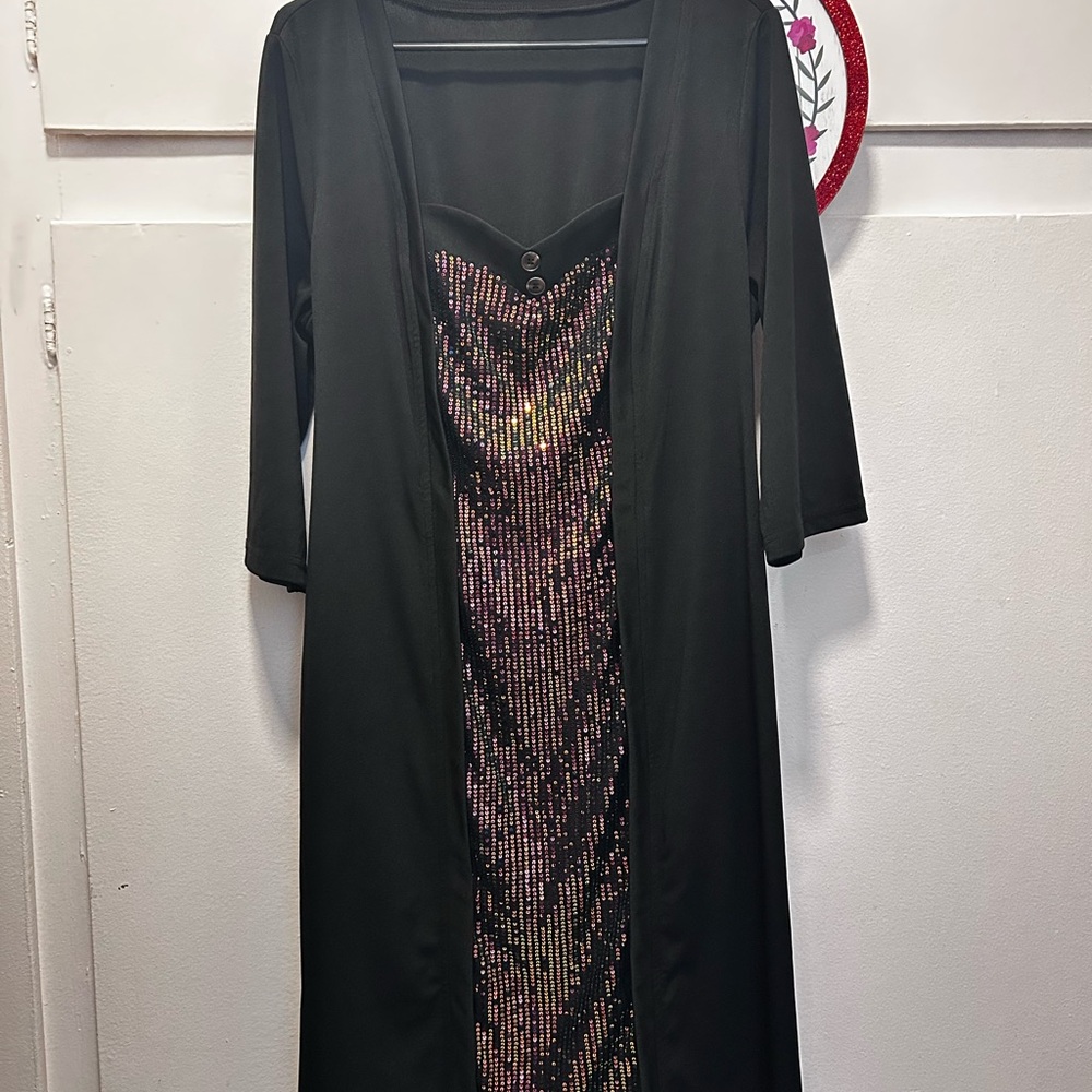Elegant Black and gold Sequin Dress - Picture 13 of 16